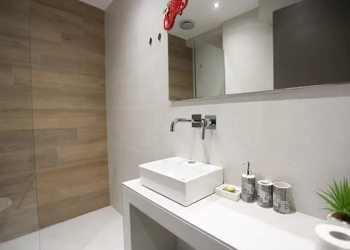 Artisan Executive Apartment *