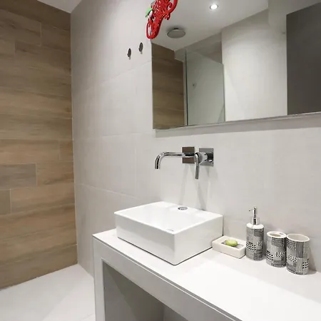 Artisan Executive Apartment *