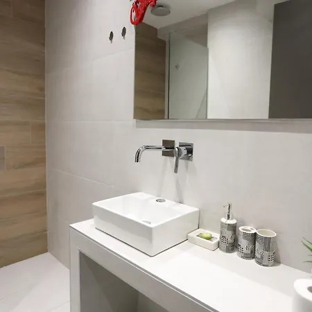 Artisan Executive Apartment *